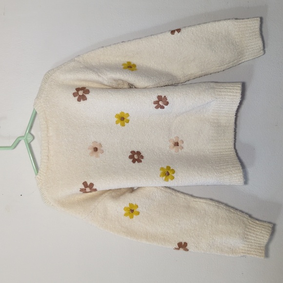 Rylee + Cru Cassidy Sweater Cream Flowers Daisies NEW Girls Size 8-9 - Picture 6 of 6